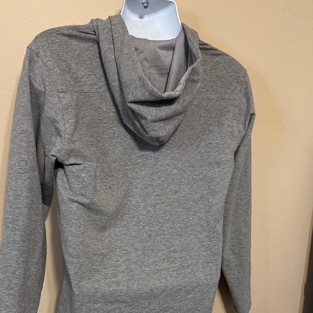 BYLT Basics Heather Gray Hooded Henley with Cream Placket. Size Small - Picture 6 of 9